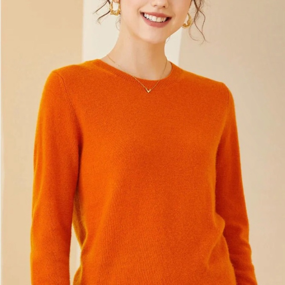 100% Cashmere Sweater 🍊